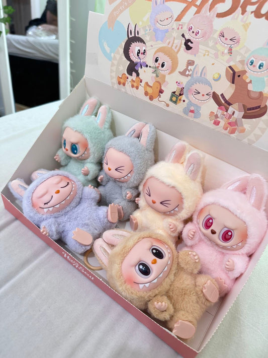 Viral Dolls
